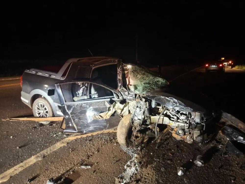 Batida entre carro e caminhonete deixa motorista ferido na BR-467 em Marechal Cândido Rondon