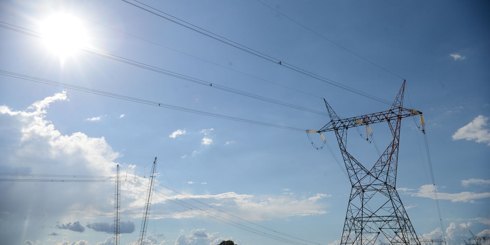 Aneel sorteia mais quatro lotes de transmissão de energia