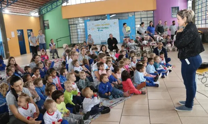 A Secretaria Municipal de Saúde promove, nesta semana, no Centro Municipal de Educação Infantil (CMEI) Gotinha de Mel, a terceira etapa das ações do Programa Saúde na Escola (PSE).