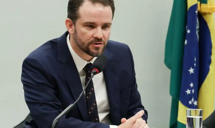 Durigan: dívida do Brasil é menor do que a de grandes economias