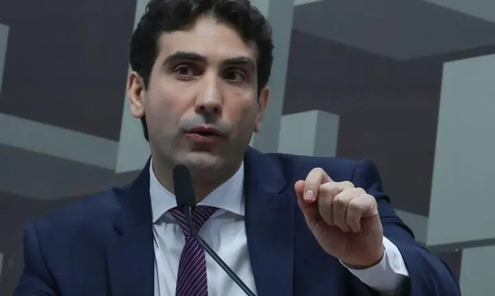 Galípolo critica empresas que pressionam para usar FGC