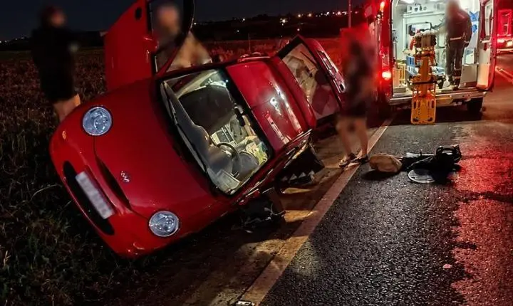 Motorista perde o controle do carro e capota na rodovia entre Quatro Pontes e Novo Sarandi